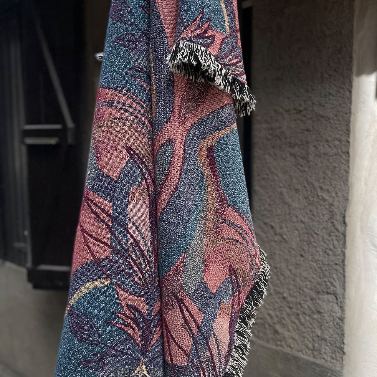 Soltar Rose Blanket